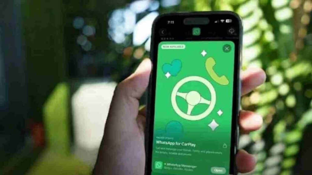 End the tension of WhatsApp messages while driving! Now you can chat even while driving, this new feature has arrived