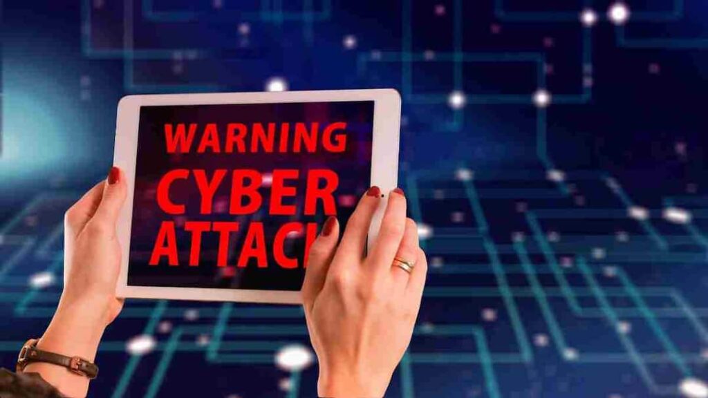 A small APK file can make you poor! Know how cyber thugs are hacking phones