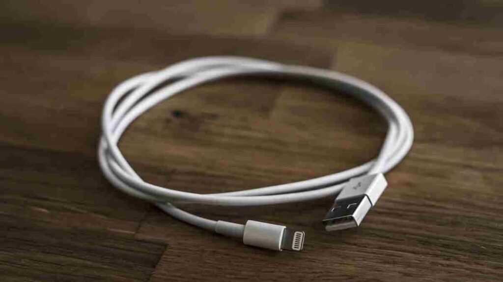 Due to these mistakes your charging cable gets damaged! You will be surprised to know the real reason behind repeated breakage.