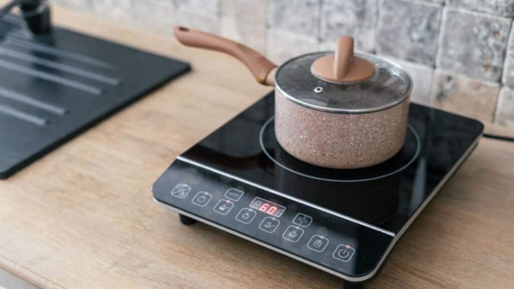 Do you use induction stove? These 5 mistakes can cost you dearly, the stove can get damaged within minutes.