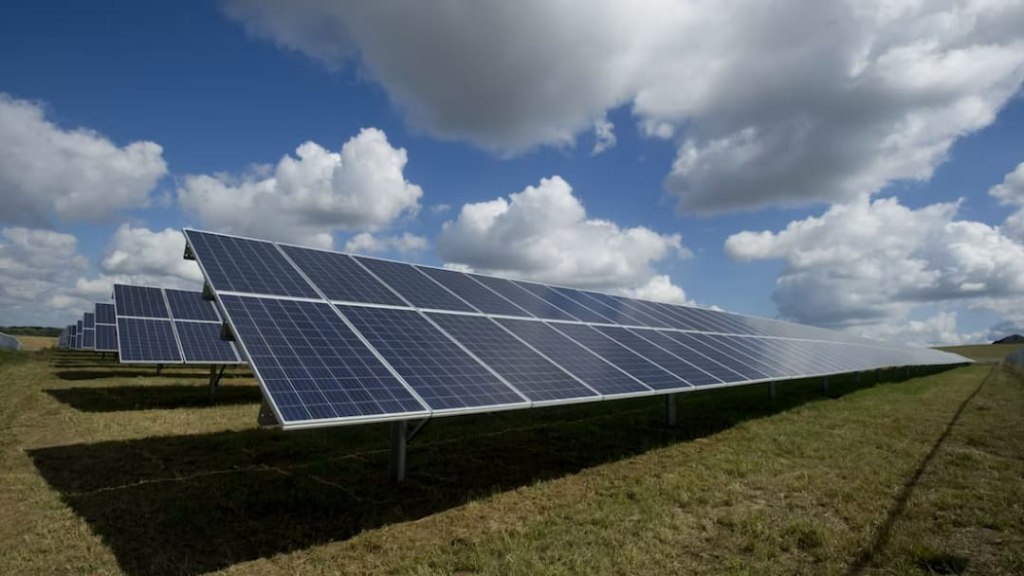 Do solar panels not generate electricity when it is cloudy? Know such misconceptions and their truth