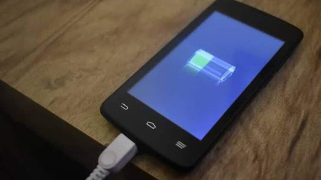 Why does the phone’s battery drain quickly in the rain? You will also be surprised to know the reason