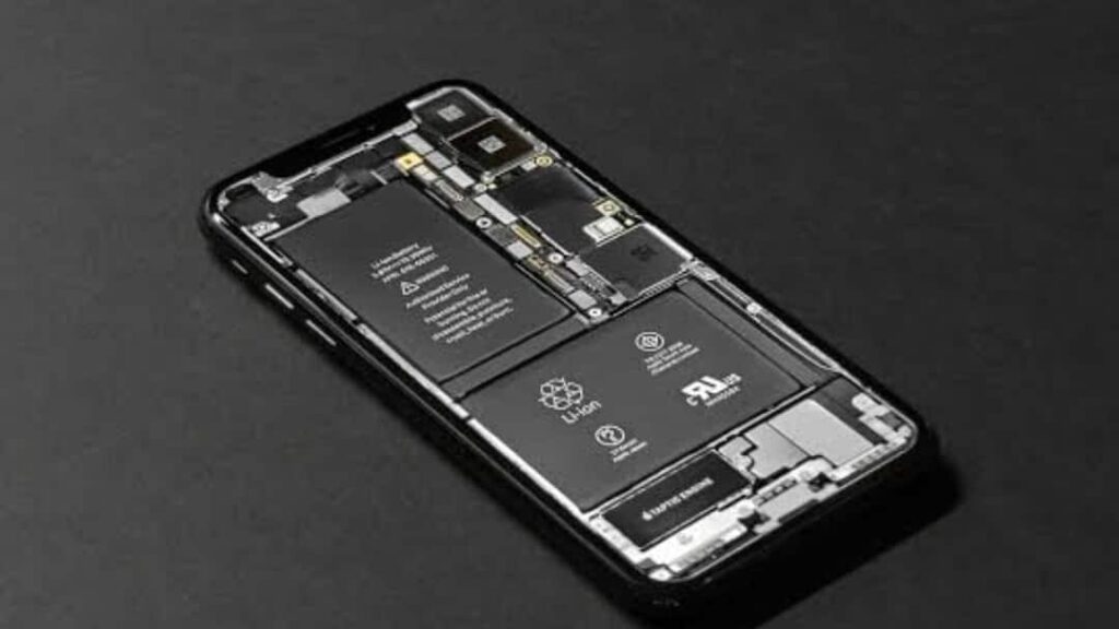 What happens to the smartphone battery after it gets damaged, does it become E-Waste or is it recycled?